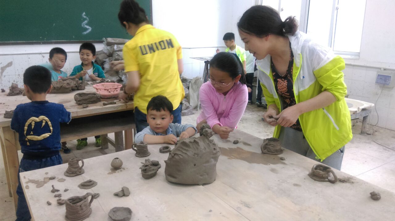 陶瓷体验活动照片.jpg 威廉希尔体育